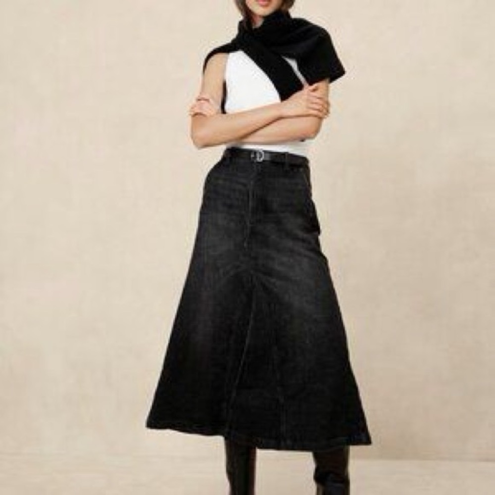 Banana Republic Center Split Classic Denim Skirt